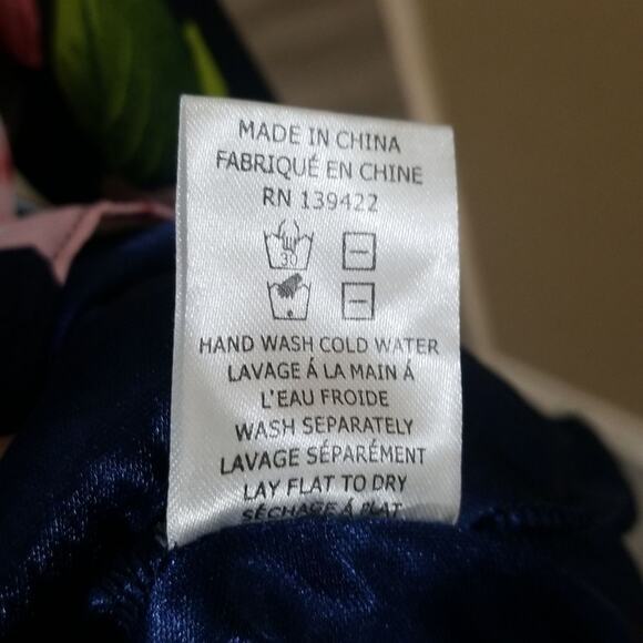 Tobi floral‎ dress size medium - Picture 7 of 7